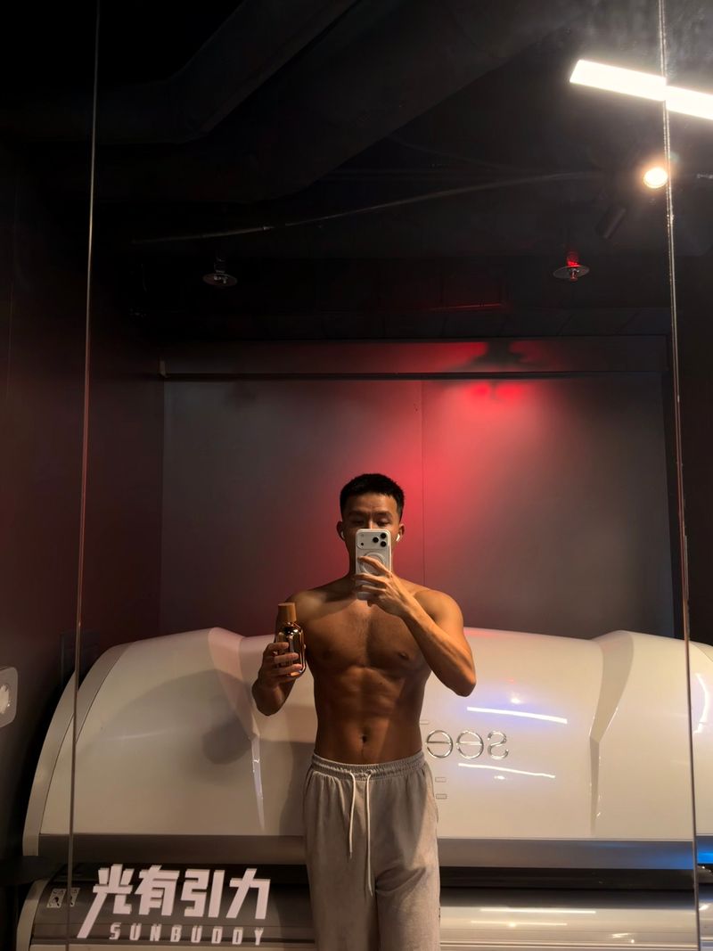 光有引力SUNBUDDY 依晒 - 深圳美黑晒灯，别再只盯着“几分钟”！这3