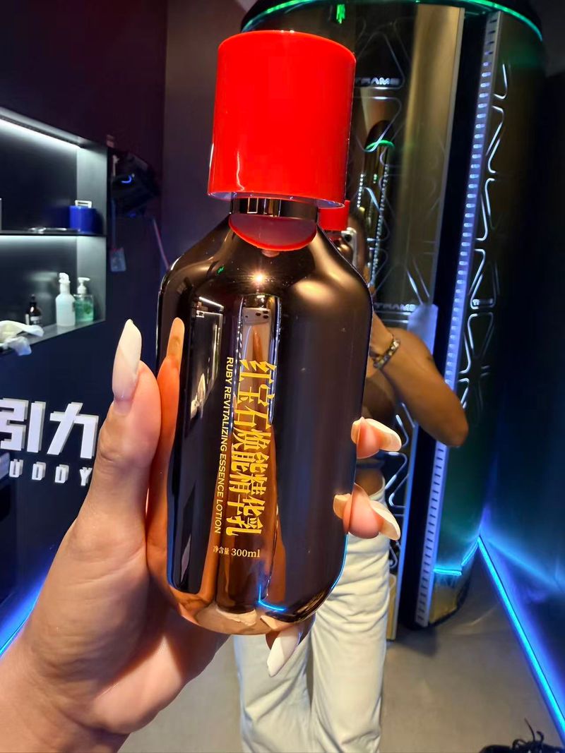 光有引力SUNBUDDY 依晒 - 你嘅美黑顧問，可能啱啱研究完最新燈管光譜