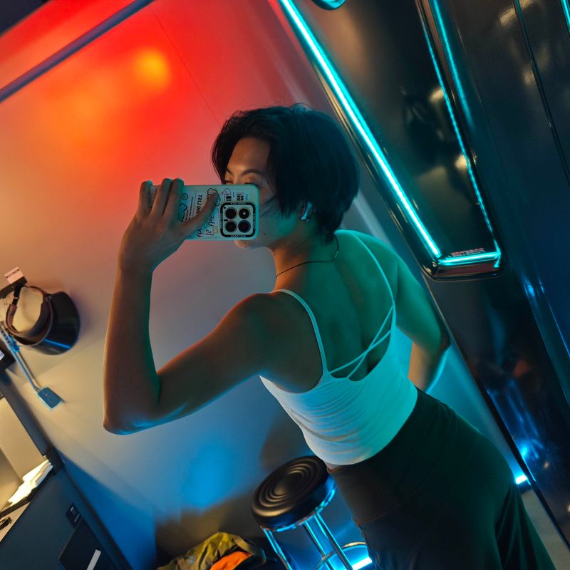 光有引力SUNBUDDY 依曬 - 古銅膚色兩大攻略：解構紅寶石與黑曜石助曬精華之選