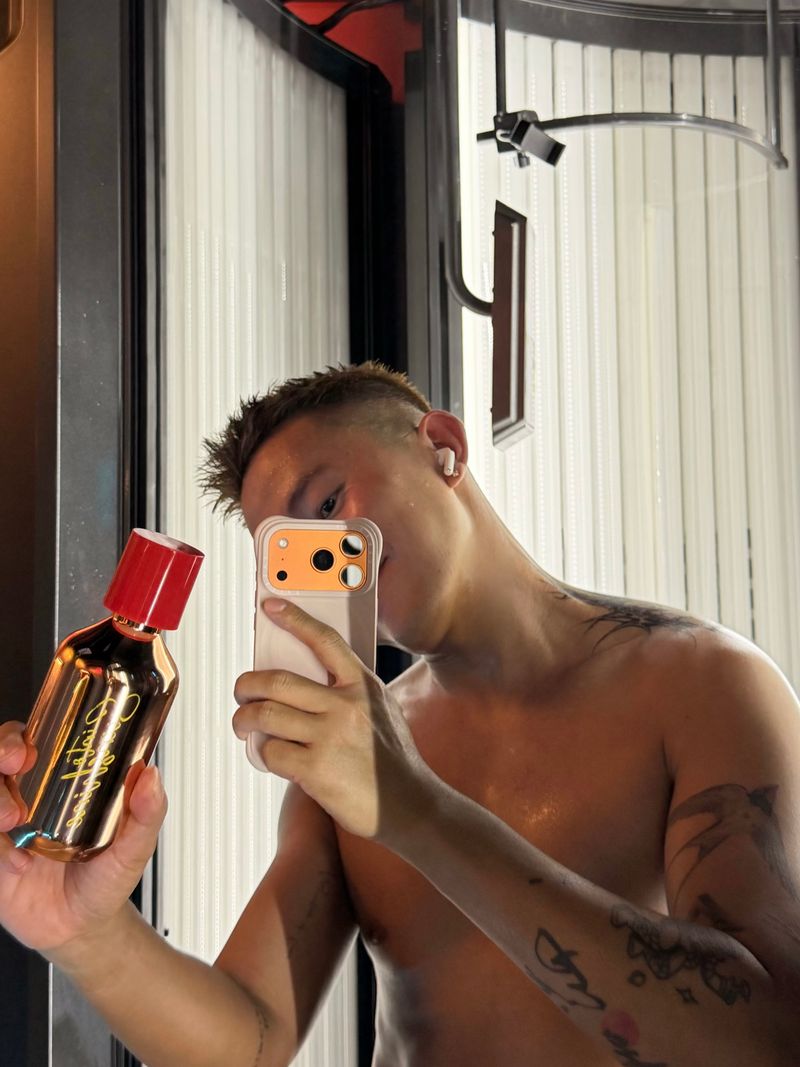 光有引力SUNBUDDY 依晒 - 肤色进阶的「能量密钥」：依晒焕能精华如何