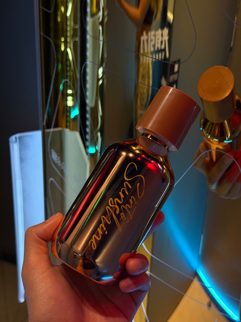 光有引力SUNBUDDY 依晒 - 深圳晒灯后肤色“发红”或“发黄”？可能是