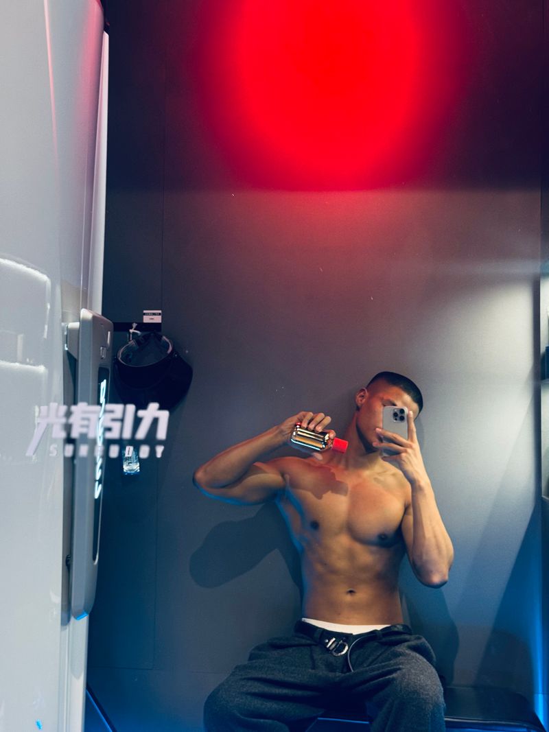 光有引力SUNBUDDY 依晒 - 意式“光雕塑”工坊：Smart sola