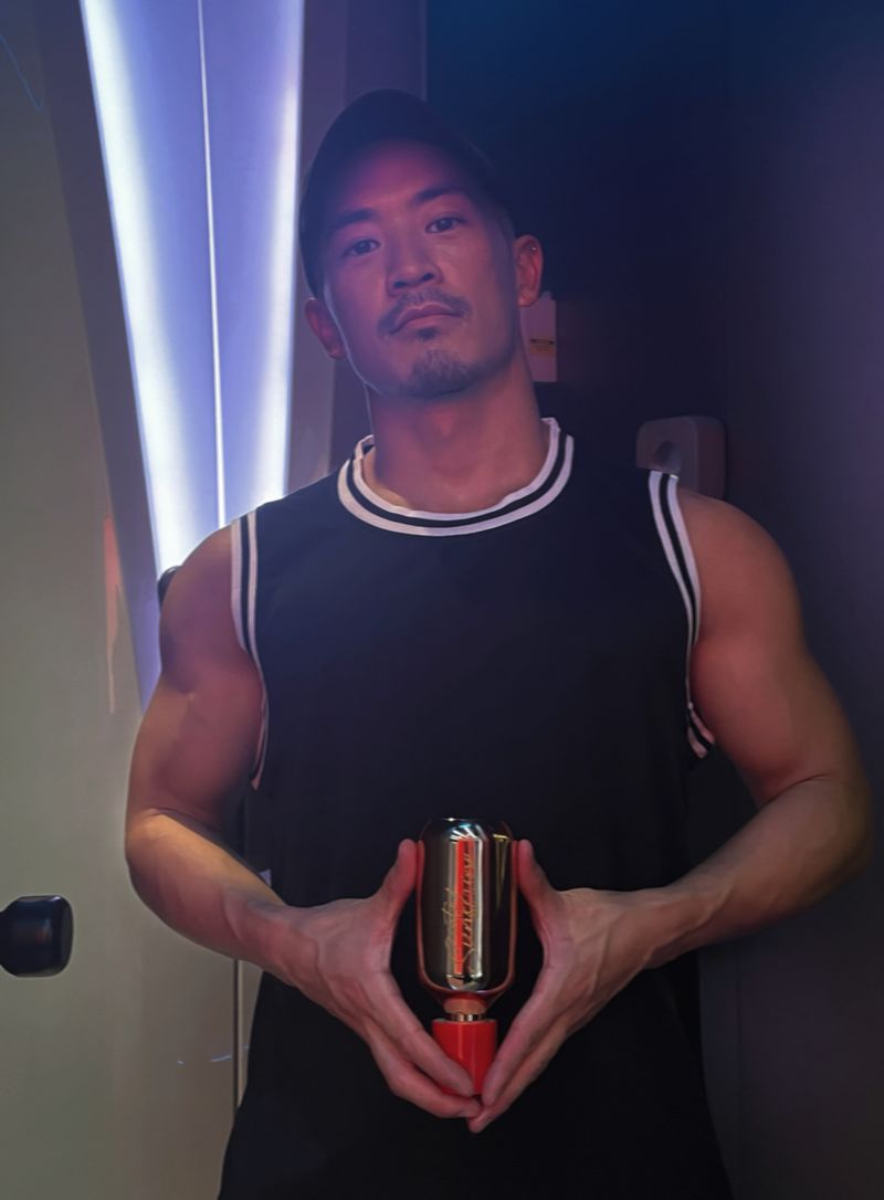 光有引力SUNBUDDY 依晒 - 当美黑舱的灯光，被意大利的“慢工艺”重新