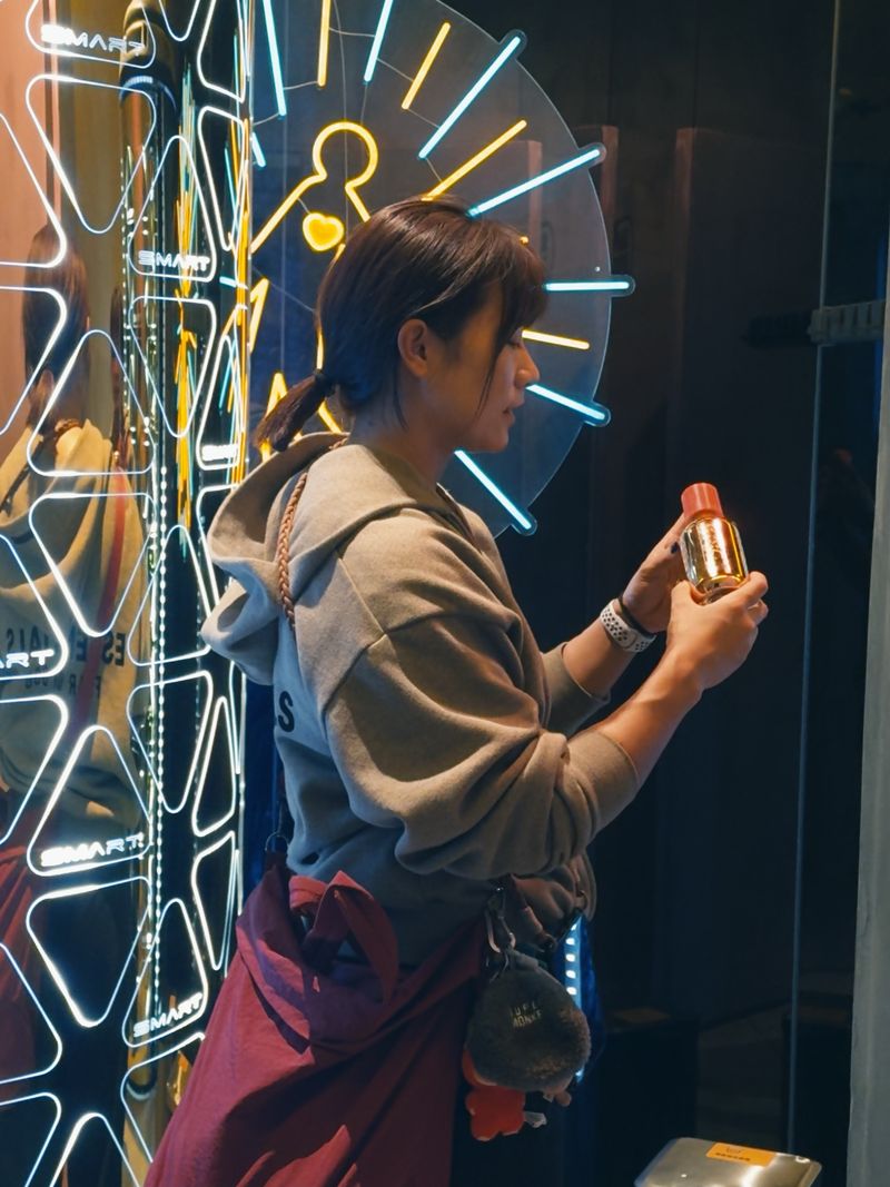 光有引力SUNBUDDY 依晒 - 古銅膚色嘅底色點揀？紅寶石暖調定黑曜石冷調