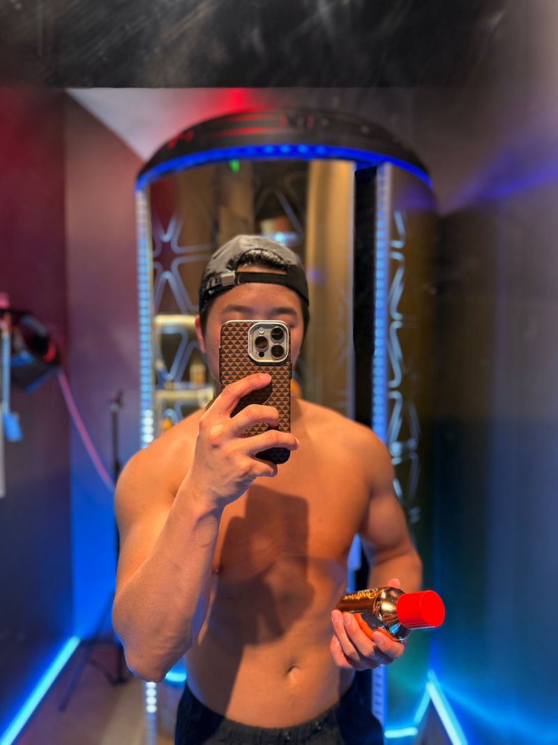 光有引力SUNBUDDY 依晒 - 助晒乳，不止是“上色剂”：一瓶好乳如何定