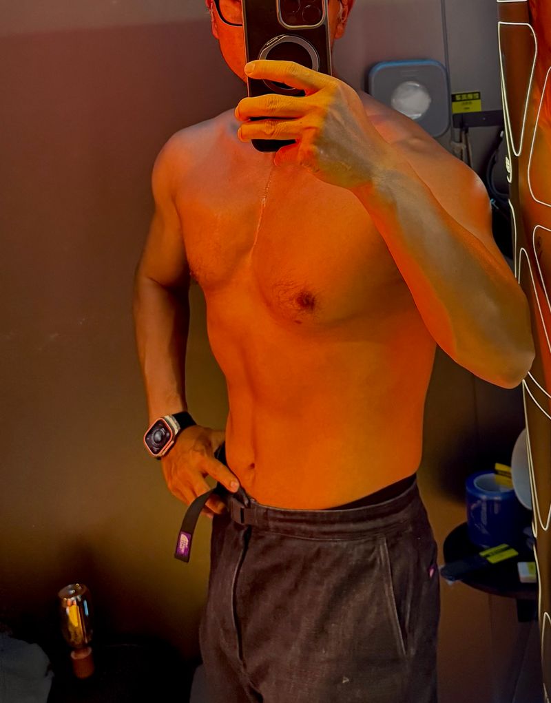 光有引力SUNBUDDY 依晒 - 深圳美黑晒灯，别让“设备选择”成为你高级