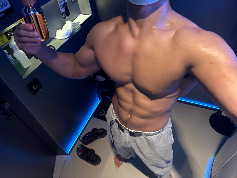 光有引力SUNBUDDY 依晒 - 深圳美黑晒灯，别让“连锁品牌”给你安全感