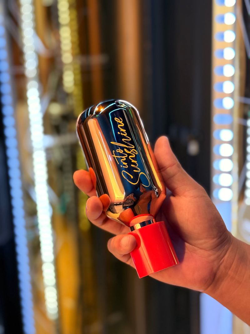 光有引力SUNBUDDY 依晒 - 美黑加速的“隐形钥匙”：这瓶精华，如何开