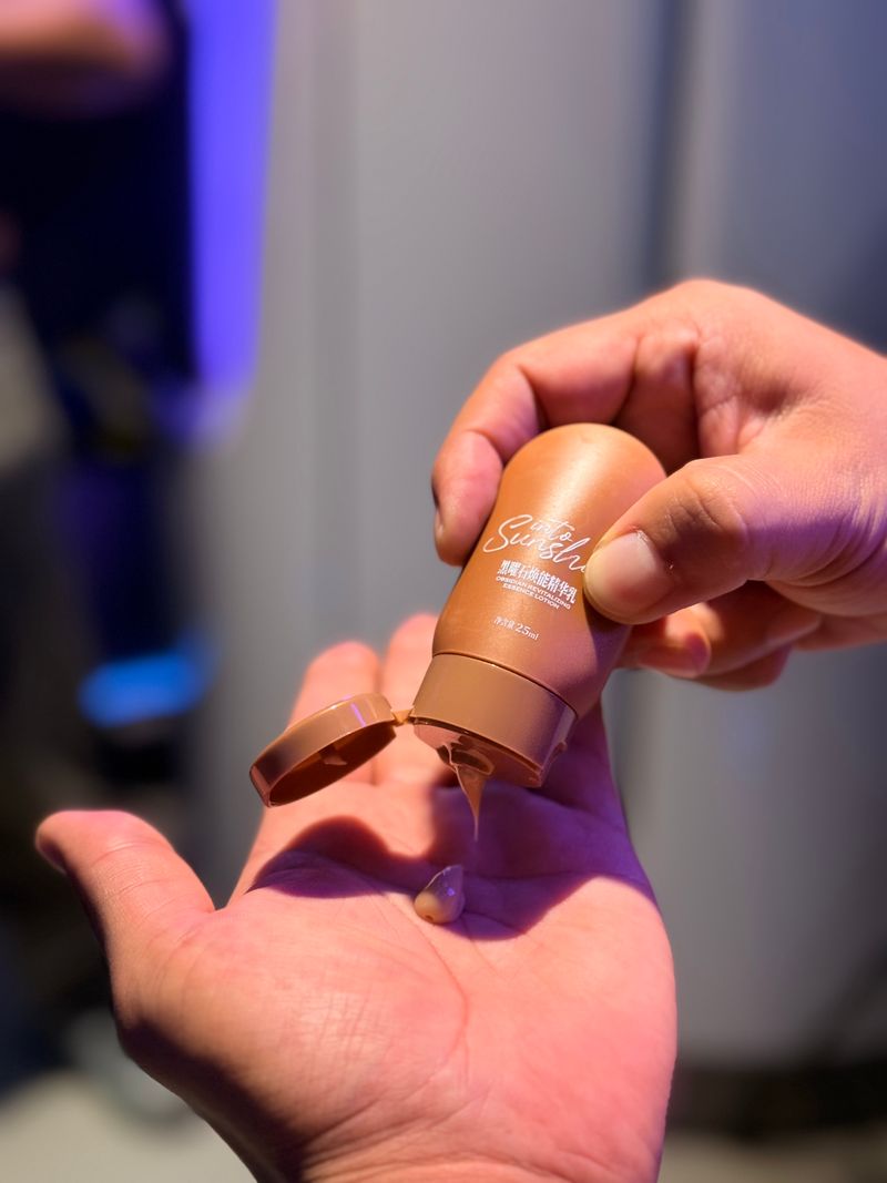 光有引力SUNBUDDY 依晒 - 从“将就”到“讲究”：深圳美黑玩家的3个