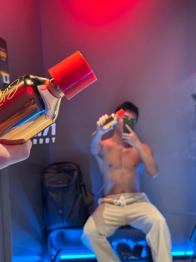 光有引力SUNBUDDY 依晒 - 由米蘭工藝到光學藝術：Smart Solarium 點樣用「光學配方」重新定義古銅美肌標準