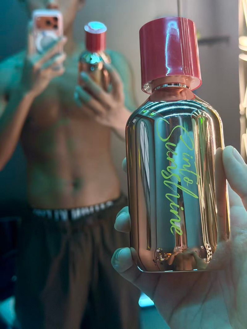 光有引力SUNBUDDY 依晒 - 当你的美黑顾问，比你还懂你的肤色