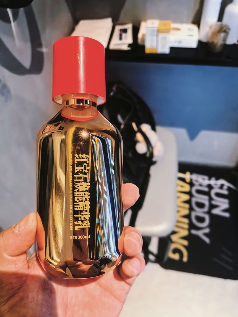 光有引力SUNBUDDY 依晒 - 深圳晒灯后肤色“发灰”或“发红”？可能是