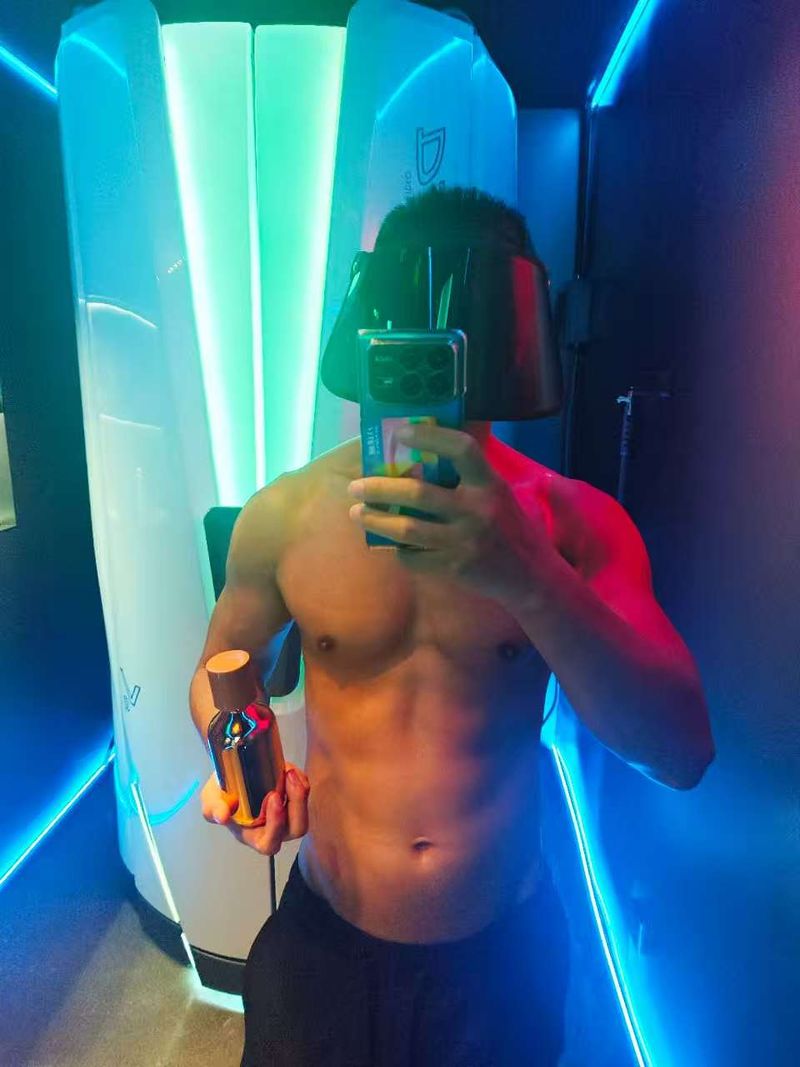 光有引力SUNBUDDY 依曬 - 深圳曬燈美黑，唔好再問「邊間好」，認清三大關鍵差異先！