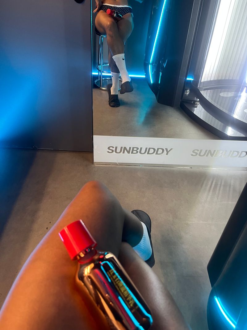 光有引力SUNBUDDY 依晒 - 助晒乳里的“多面手”：一瓶精华如何兼顾上